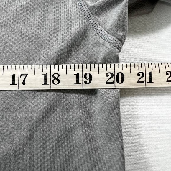 BYLT Basics Performance Drop Cut Short Sleeve Shirt in Gray Size Medium - Picture 7 of 8